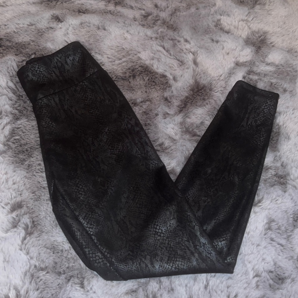 Snake Skin Black Express Leggings
